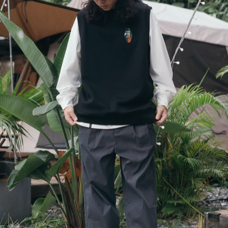 One point logo pullover vest V0514