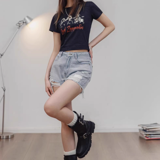 Distressed denim shorts V0643