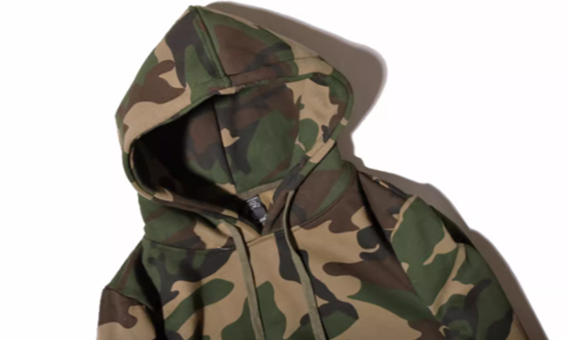 Fleece-lined camouflage hooded sweatshirt V0480