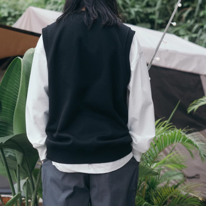 One point logo pullover vest V0514