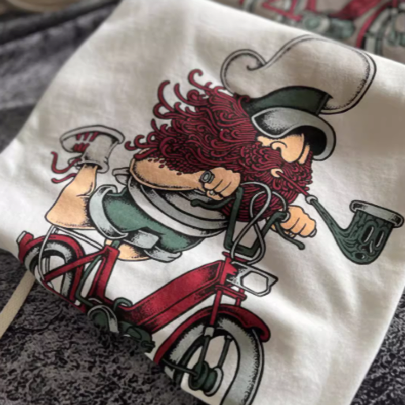 Old man on a bicycle T-shirt V0529