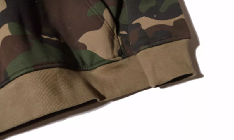 Fleece-lined camouflage hooded sweatshirt V0480