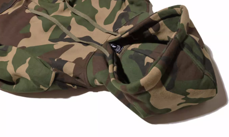 Fleece-lined camouflage hooded sweatshirt V0480