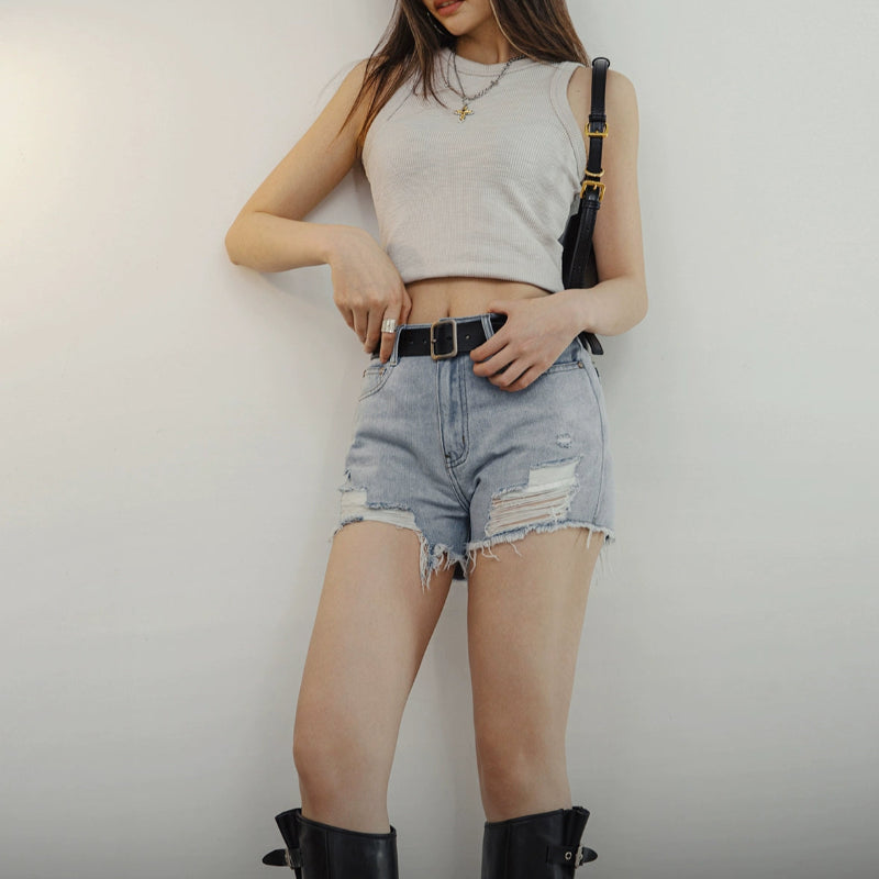 Distressed denim shorts V0643
