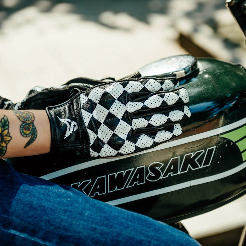Retro Checkered Rider Gloves V0560