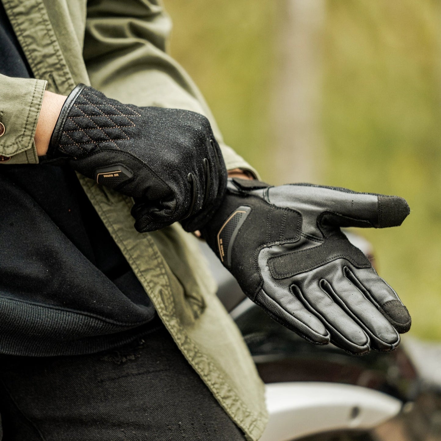 Vintage Touchscreen Motorcycle Gloves V0798