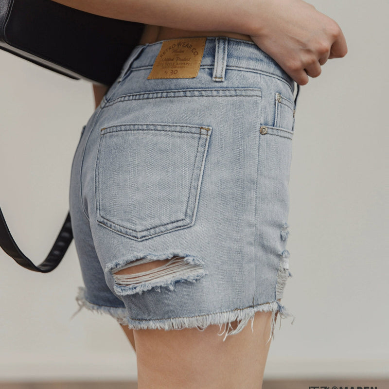 Distressed denim shorts V0643