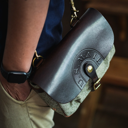 Classic Cowhide Messenger Bag V1003