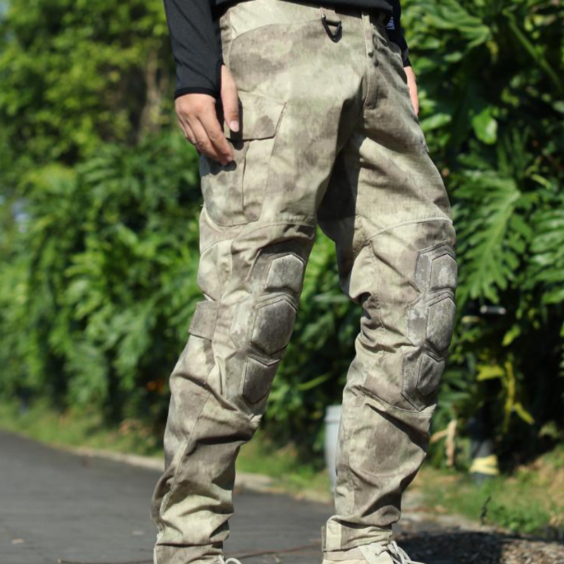 Camouflage pants with protectors V0363