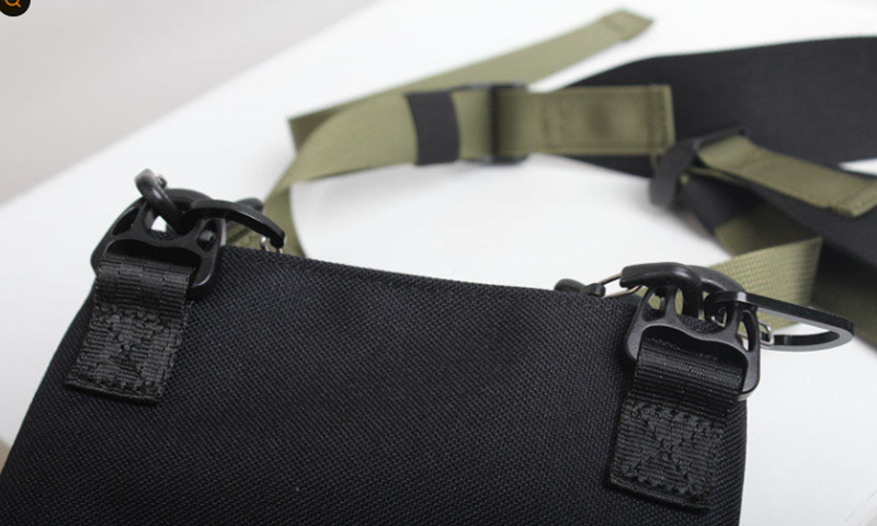 Embroidered Zip Pocket Sacoche V0897