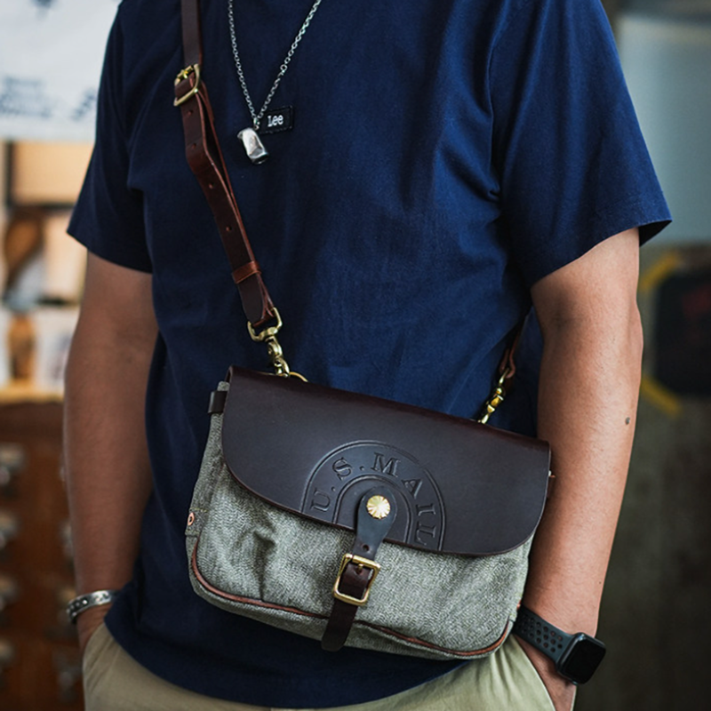 Classic Cowhide Messenger Bag V1003