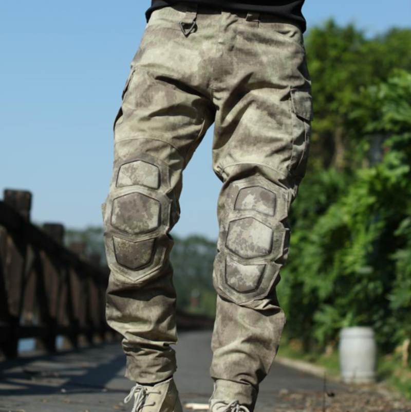 Camouflage pants with protectors V0363