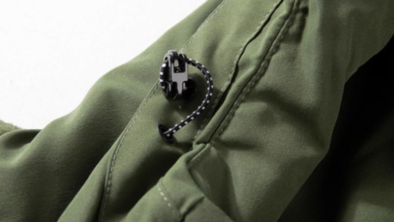 Multi-pocket hooded fleece jacket V0395