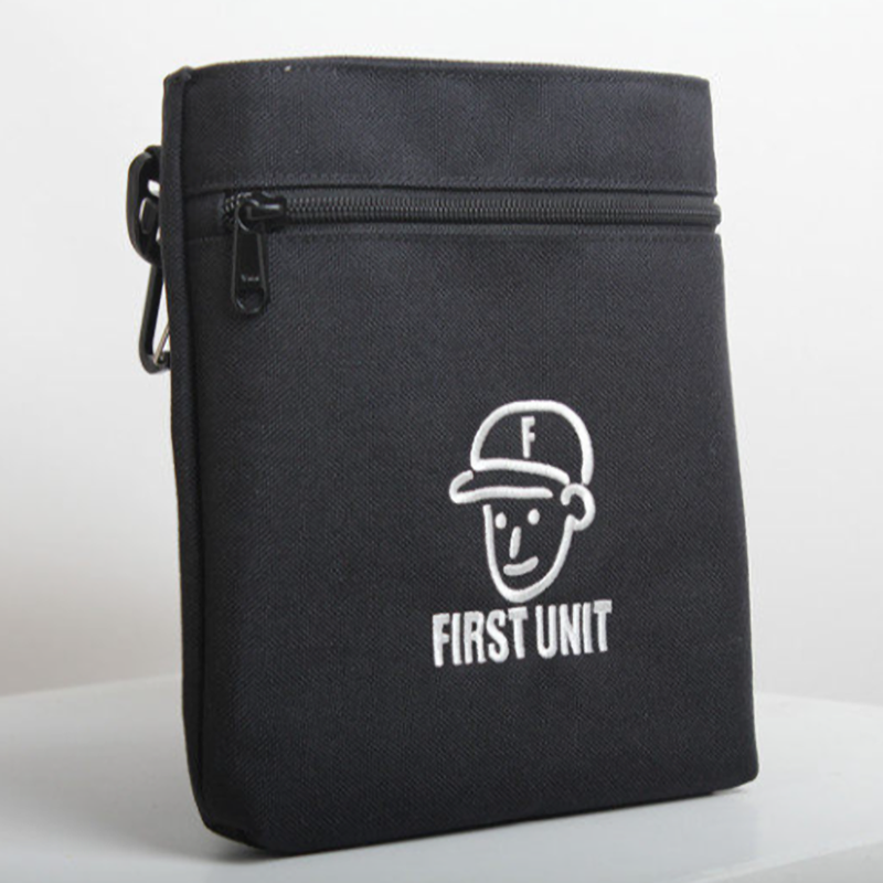 Embroidered Zip Pocket Sacoche V0897