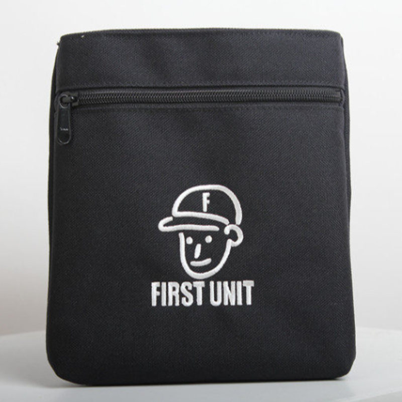 Embroidered Zip Pocket Sacoche V0897