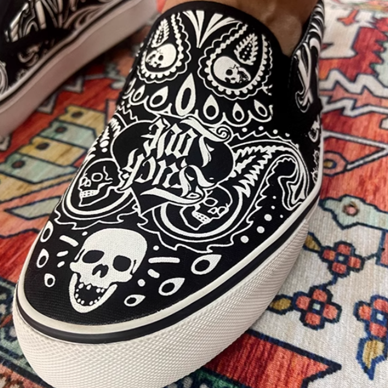 Cashew Flower Skull Slip-on V0098