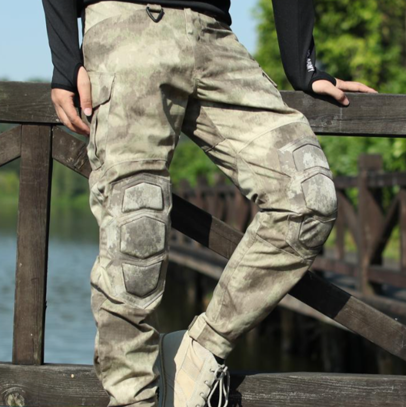 Camouflage pants with protectors V0363