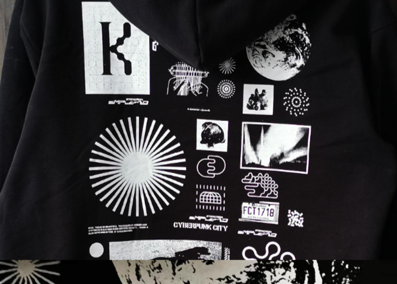 Graphic Back-Print Hoodie V0872