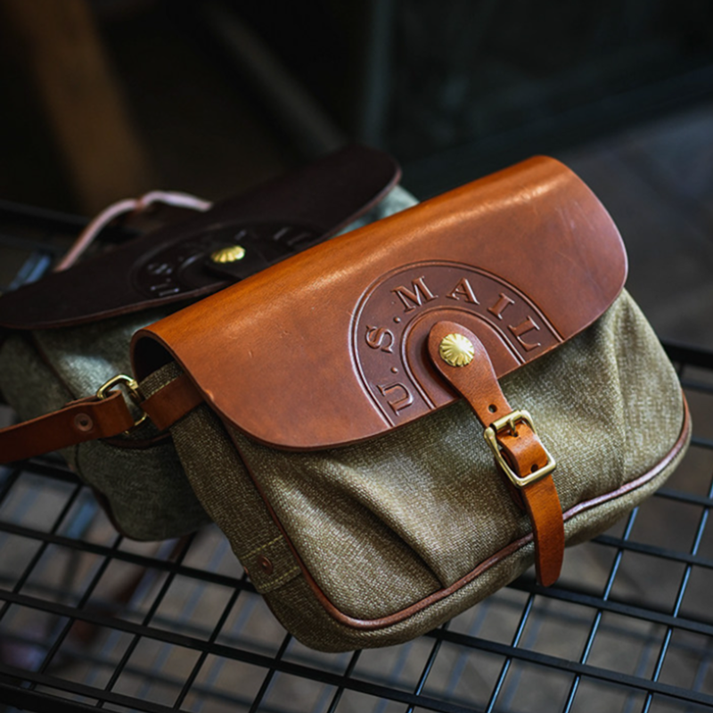 Classic Cowhide Messenger Bag V1003