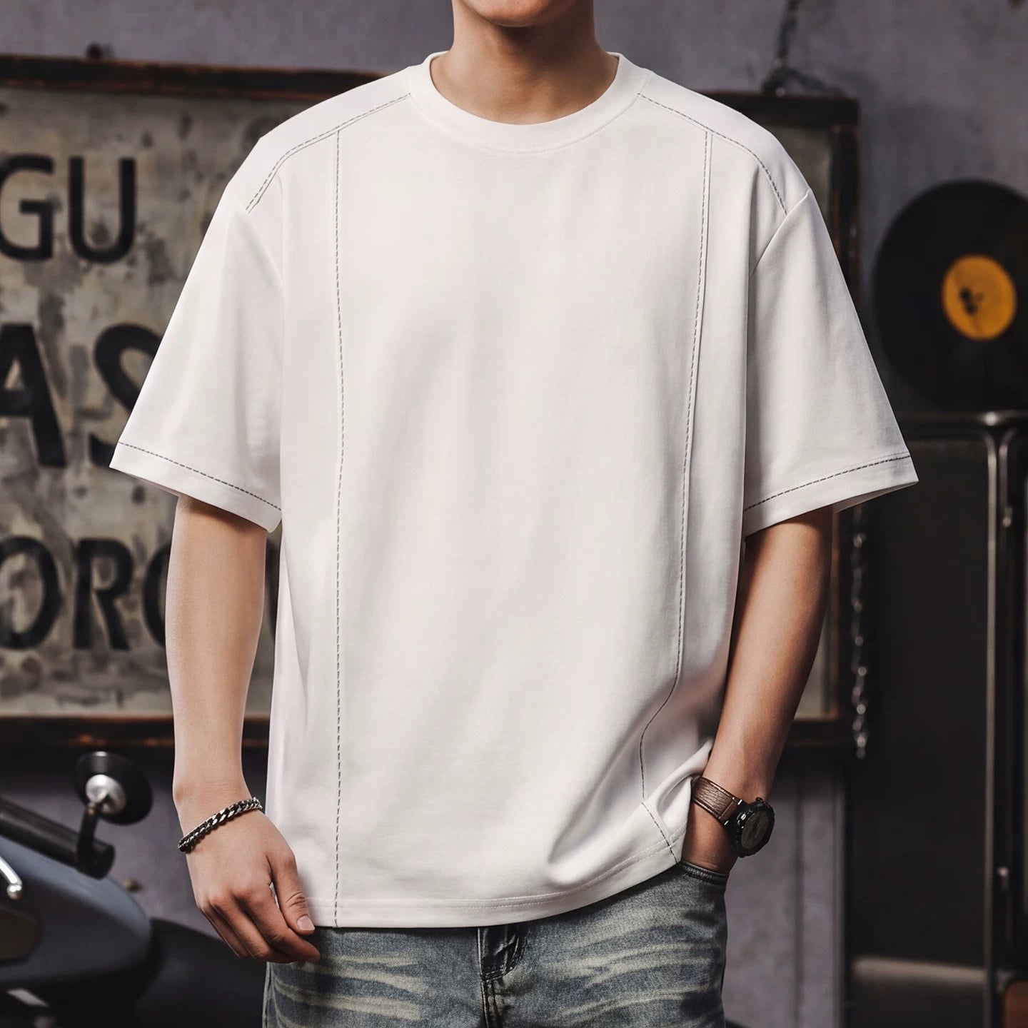 Casual Stitch Round Neck T-Shirt V0966