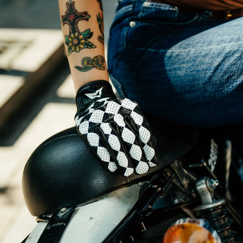 Retro Checkered Rider Gloves V0560