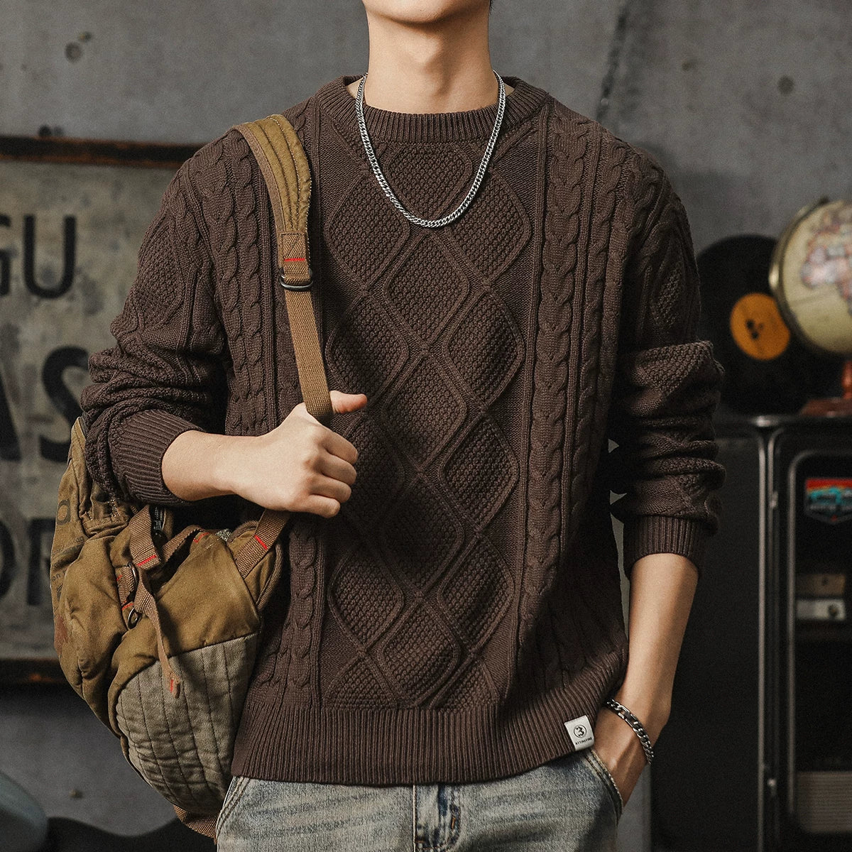 American Chunky Cable-Knit Sweater V1067