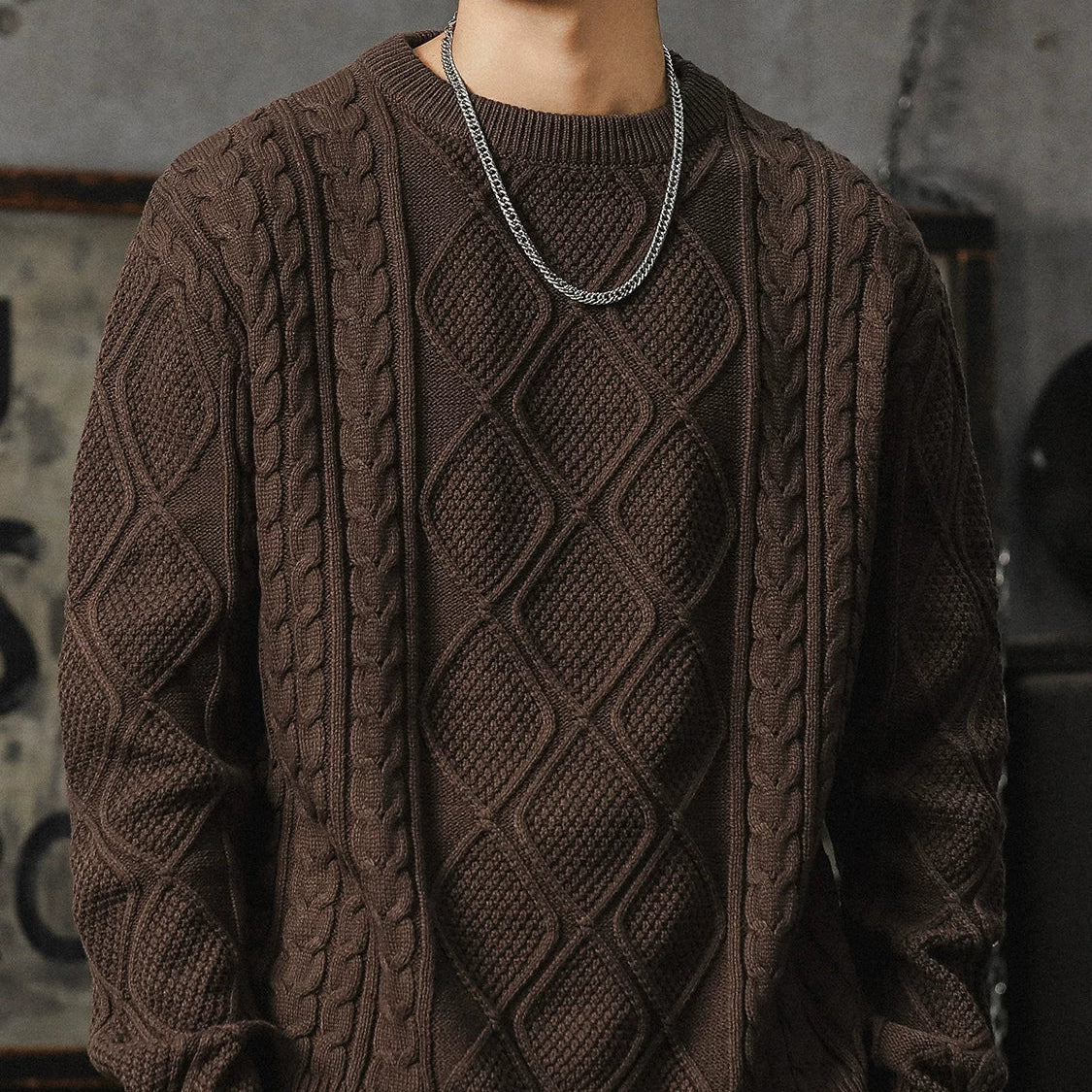 American Chunky Cable-Knit Sweater V1067