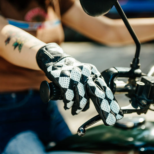 Retro Checkered Rider Gloves V0560